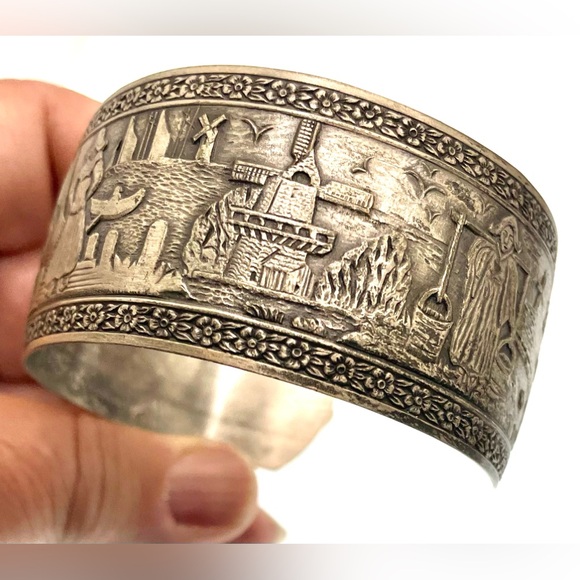 Vintage Signed Kelly Waters Detailed Dutch Scenic River Bank Cuff Bracelet - Picture 4 of 7